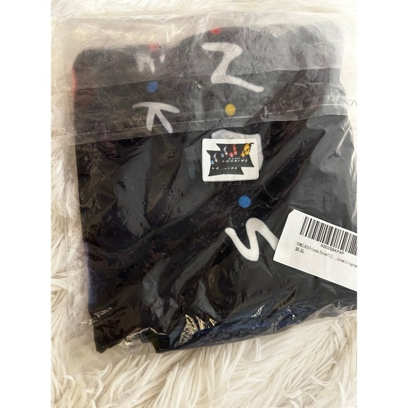 Friends 2pk pillow covers. New 16‎ x 16 - Picture 5 of 6